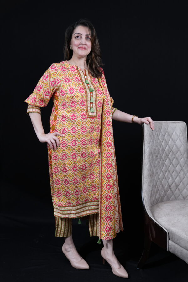 Pakistani Suit Set - Image 6